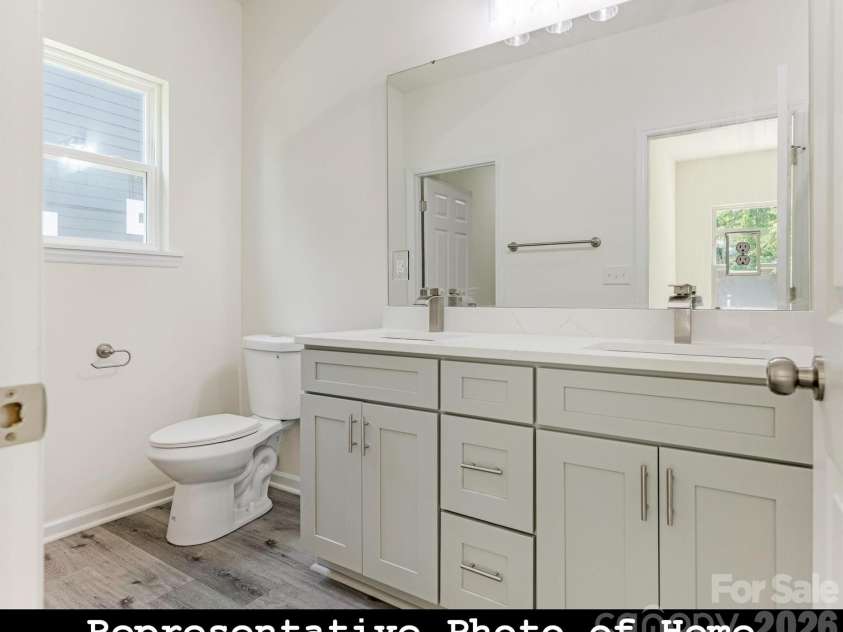 962 Hoskins Road, Charlotte, NC 28208.  MLS# CAR4345128, YatesRealty ID 12509. 