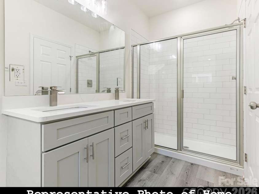 962 Hoskins Road, Charlotte, NC 28208.  MLS# CAR4345128, YatesRealty ID 12509. 
