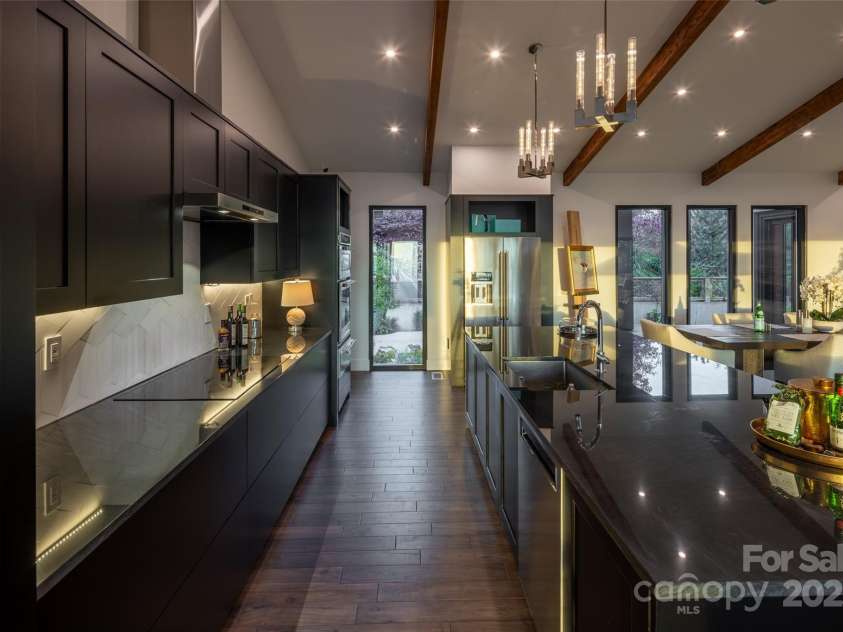 12 Sunset Summit, Asheville, NC 28804.  MLS# CAR4329108, YatesRealty ID 1251. 