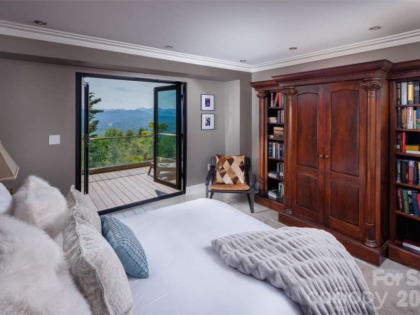 12 Sunset Summit, Asheville, NC 28804.  MLS# CAR4329108, YatesRealty ID 1251. 