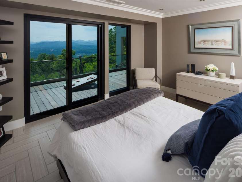 12 Sunset Summit, Asheville, NC 28804.  MLS# CAR4329108, YatesRealty ID 1251. 