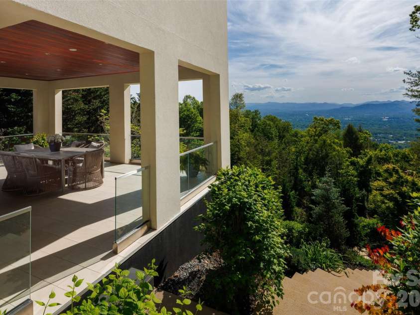 12 Sunset Summit, Asheville, NC 28804.  MLS# CAR4329108, YatesRealty ID 1251. 