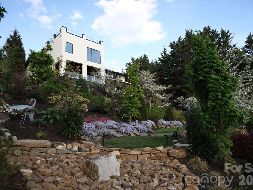 12 Sunset Summit, Asheville, NC 28804.  MLS# CAR4329108, YatesRealty ID 1251. 