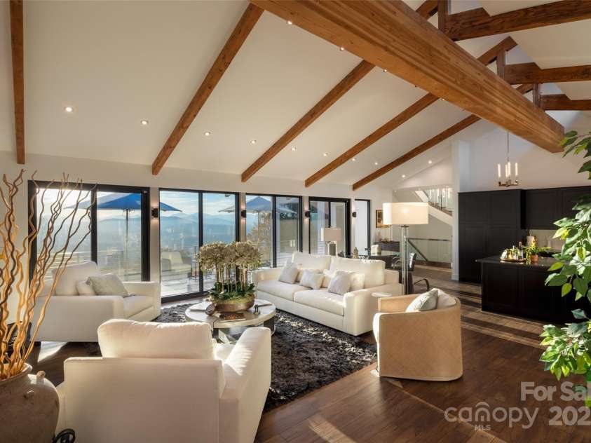 12 Sunset Summit, Asheville, NC 28804.  MLS# CAR4329108, YatesRealty ID 1251. Open Floor Plan that allows the view to pour into every room