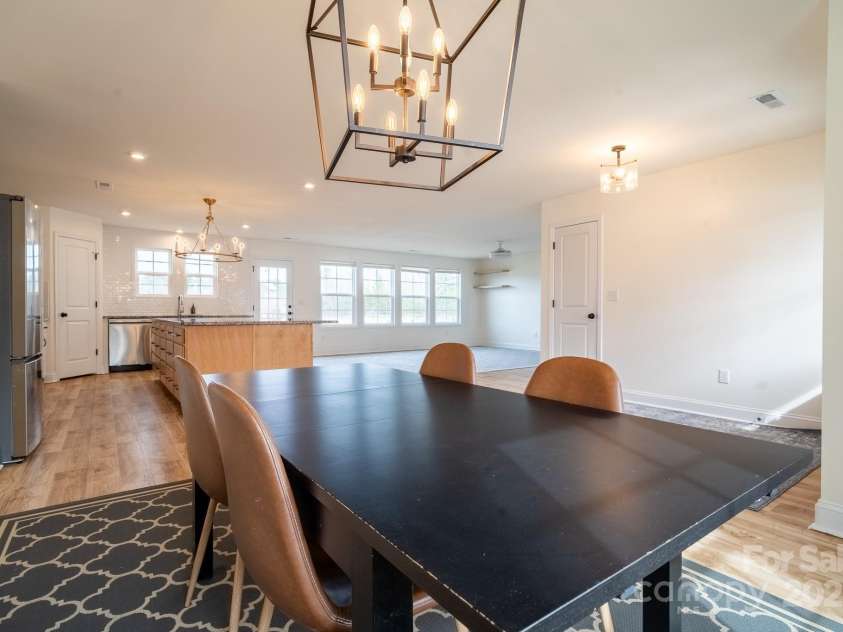 9489 Westridge Drive, Hickory, NC 28601.  MLS# CAR4216378, YatesRealty ID 1251. 