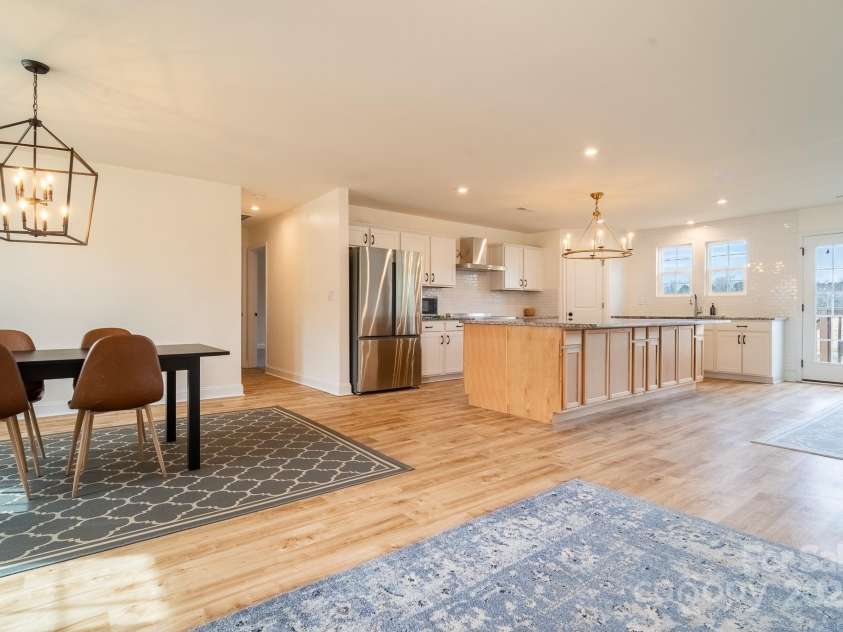 9489 Westridge Drive, Hickory, NC 28601.  MLS# CAR4216378, YatesRealty ID 1251. 