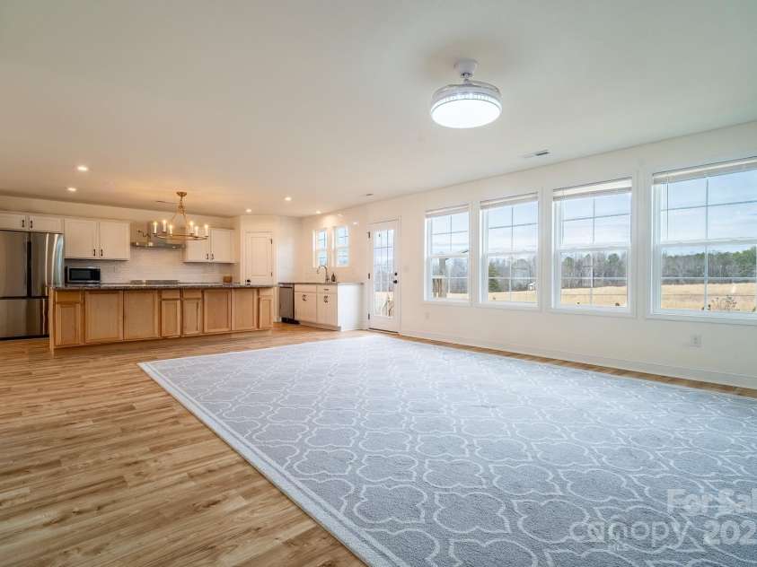 9489 Westridge Drive, Hickory, NC 28601.  MLS# CAR4216378, YatesRealty ID 1251. 