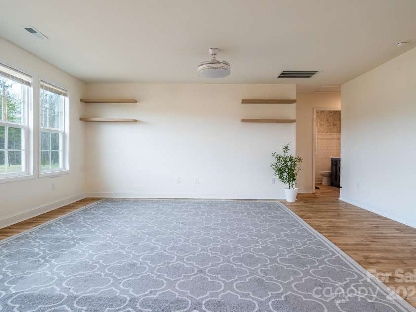 9489 Westridge Drive, Hickory, NC 28601.  MLS# CAR4216378, YatesRealty ID 1251. 