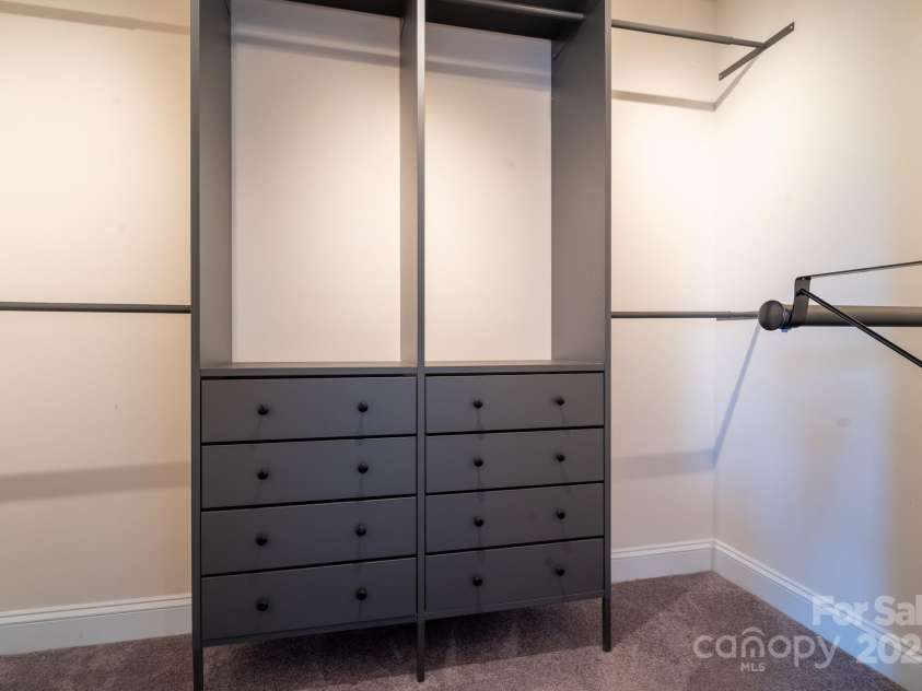 9489 Westridge Drive, Hickory, NC 28601.  MLS# CAR4216378, YatesRealty ID 1251. 