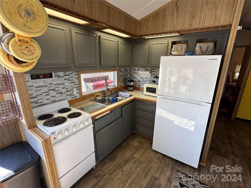 104 Cardinal Avenue, New London, NC 28127.  MLS# CAR4195375, YatesRealty ID 12510. 