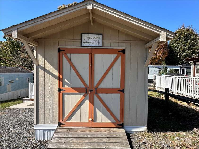 104 Cardinal Avenue, New London, NC 28127.  MLS# CAR4195375, YatesRealty ID 12510. 