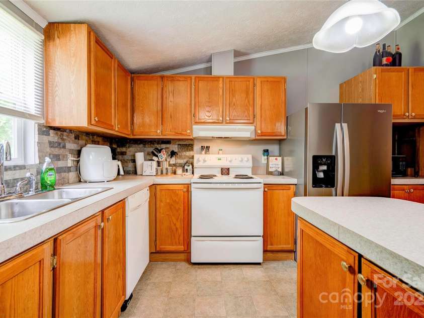 1708 River Hill Drive, Shelby, NC 28152.  MLS# CAR4250887, YatesRealty ID 12511. 