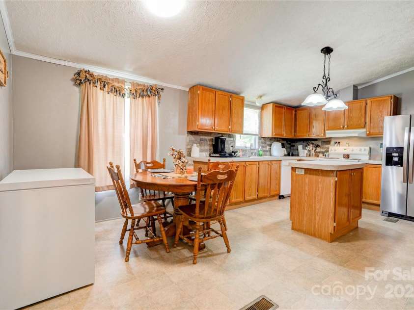 1708 River Hill Drive, Shelby, NC 28152.  MLS# CAR4250887, YatesRealty ID 12511. 