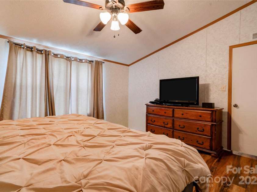 1708 River Hill Drive, Shelby, NC 28152.  MLS# CAR4250887, YatesRealty ID 12511. 