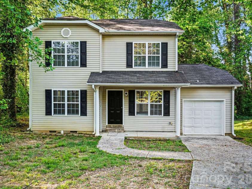 3409 Durham Lane, Charlotte, NC 28269.  MLS# CAR4368817, YatesRealty ID 12511. 