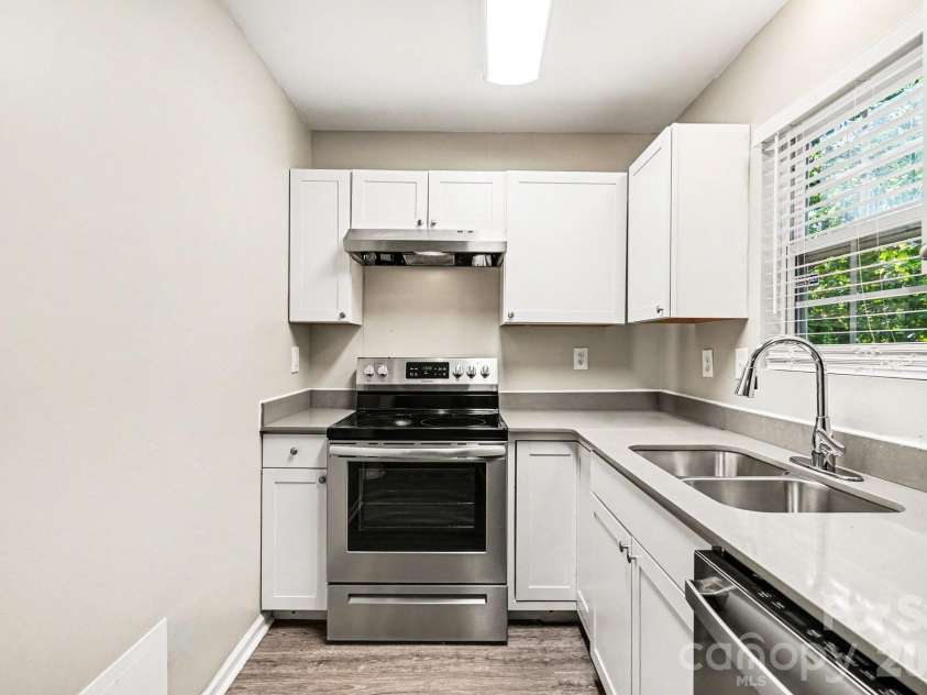 3409 Durham Lane, Charlotte, NC 28269.  MLS# CAR4368817, YatesRealty ID 12511. 