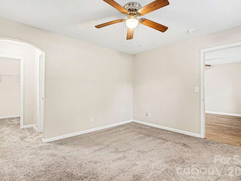 3409 Durham Lane, Charlotte, NC 28269.  MLS# CAR4368817, YatesRealty ID 12511. 