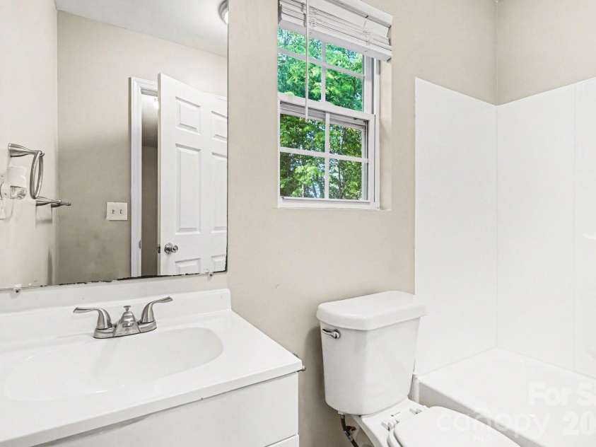 3409 Durham Lane, Charlotte, NC 28269.  MLS# CAR4368817, YatesRealty ID 12511. 