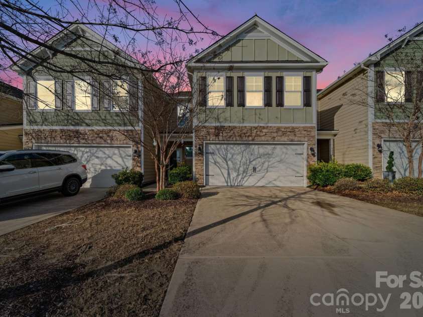 1425 Bramblewood Drive, Fort Mill, SC 29708.  MLS# CAR4369791, YatesRealty ID 12512. 