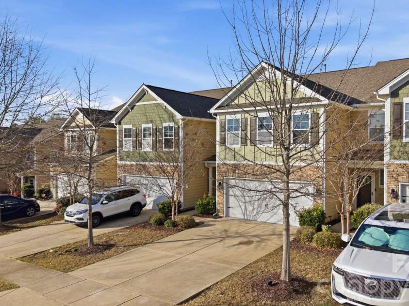1425 Bramblewood Drive, Fort Mill, SC 29708.  MLS# CAR4369791, YatesRealty ID 12512. 
