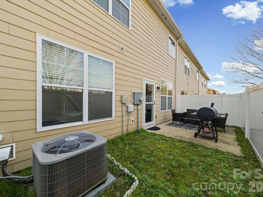1425 Bramblewood Drive, Fort Mill, SC 29708.  MLS# CAR4369791, YatesRealty ID 12512. 
