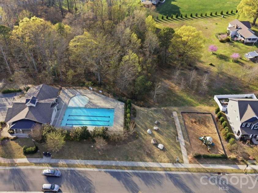1425 Bramblewood Drive, Fort Mill, SC 29708.  MLS# CAR4369791, YatesRealty ID 12512. 