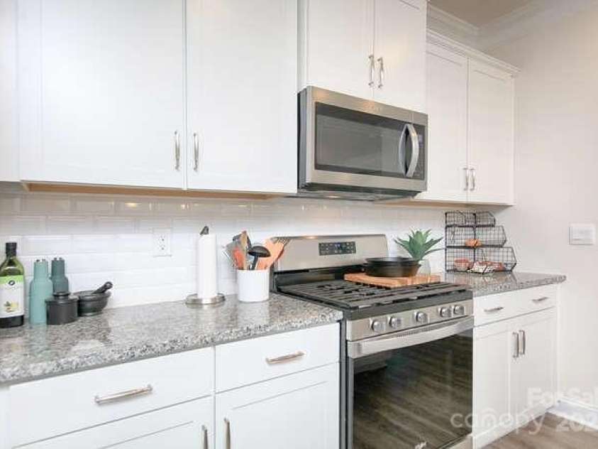 4245 Millstream Road, Denver, NC 28037.  MLS# CAR4257186, YatesRealty ID 12512. Kitchen