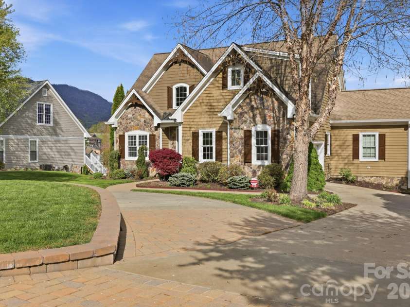 138 Turnberry Court, Jefferson, NC 28640.  MLS# CAR4371026, YatesRealty ID 12513. 