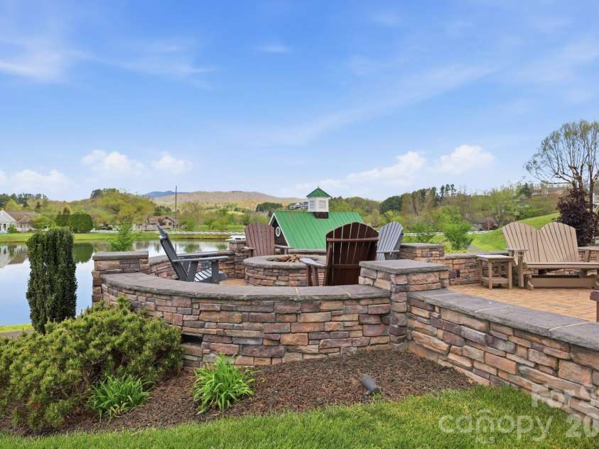 138 Turnberry Court, Jefferson, NC 28640.  MLS# CAR4371026, YatesRealty ID 12513. 
