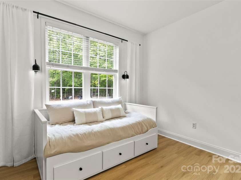 3509 Seminole Drive, Maiden, NC 28650.  MLS# CAR4246878, YatesRealty ID 12514. Bedroom 3