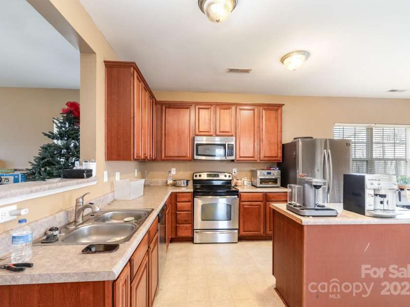757 Jones Branch Road, Fort Mill, SC 29715.  MLS# CAR4224113, YatesRealty ID 12516. 