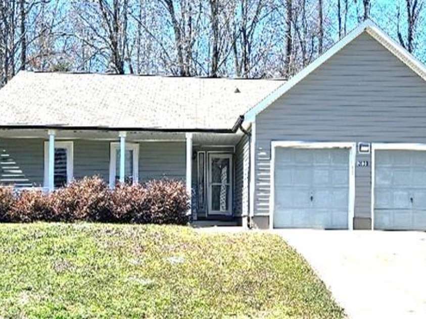 2630 Sloan Drive, Charlotte, NC 28208.  MLS# CAR4228886, YatesRealty ID 12517. 