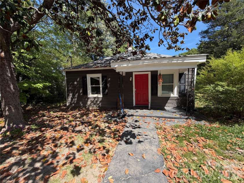 836 Dalton Street, Gastonia, NC 28052.  MLS# CAR4371338, YatesRealty ID 12517. 