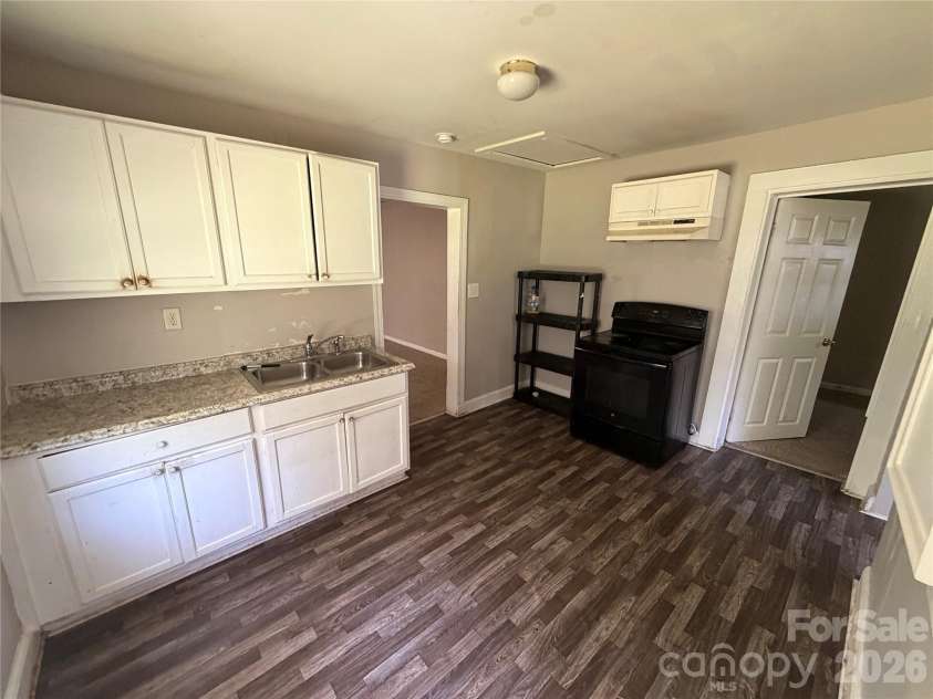 836 Dalton Street, Gastonia, NC 28052.  MLS# CAR4371338, YatesRealty ID 12517. 