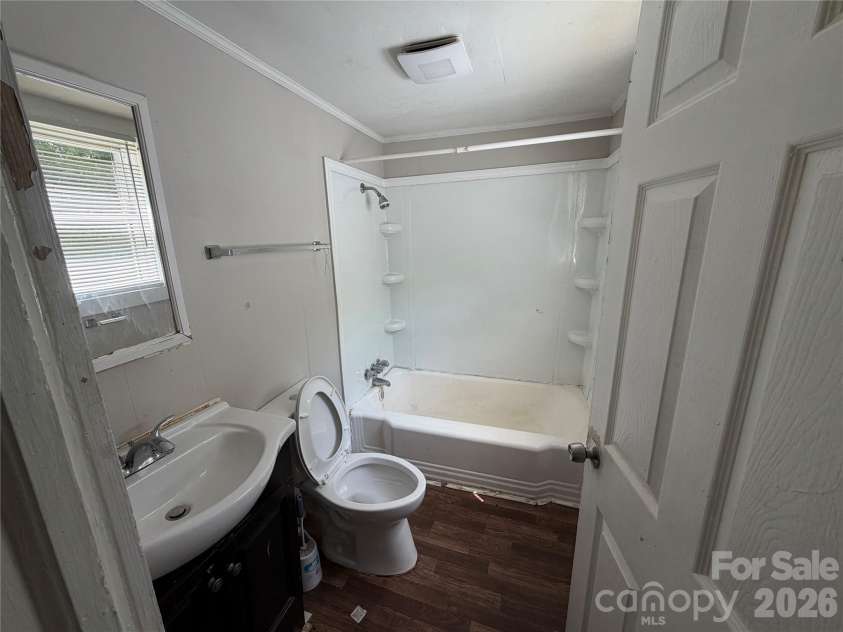 836 Dalton Street, Gastonia, NC 28052.  MLS# CAR4371338, YatesRealty ID 12517. 
