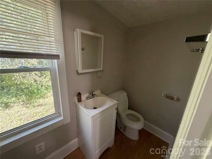 836 Dalton Street, Gastonia, NC 28052.  MLS# CAR4371338, YatesRealty ID 12517. 