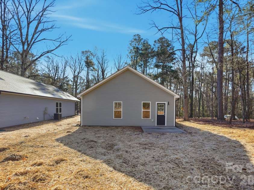 711 Adams Street, Monroe, NC 28110.  MLS# CAR4371348, YatesRealty ID 12518. 