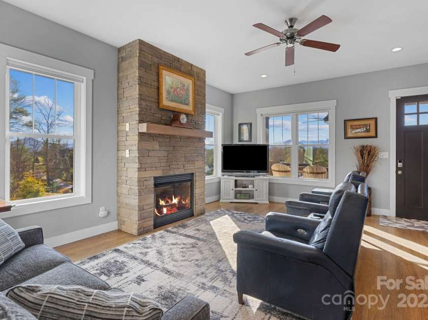 6 Temujin Drive, Leicester, NC 28748.  MLS# CAR4285175, YatesRealty ID 1252. Main Living Room