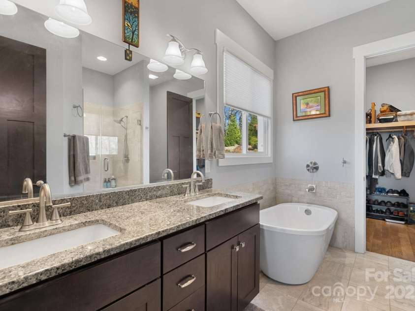 6 Temujin Drive, Leicester, NC 28748.  MLS# CAR4285175, YatesRealty ID 1252. Primary bath on the main level