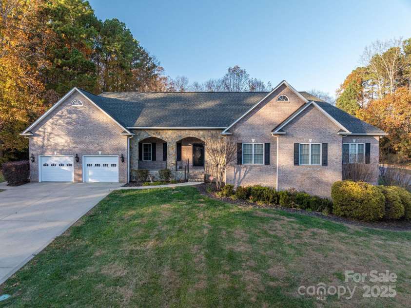 7522 Turnberry Lane, Stanley, NC 28164.  MLS# CAR4321686, YatesRealty ID 1252. 