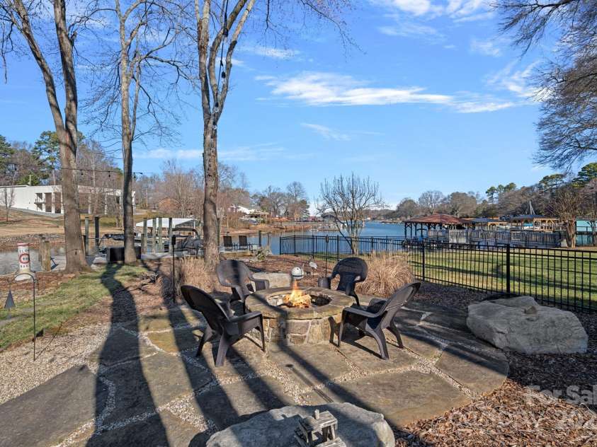 15015 NC Hwy 73 Highway, Huntersville, NC 28078.  MLS# CAR4226627, YatesRealty ID 12520. 