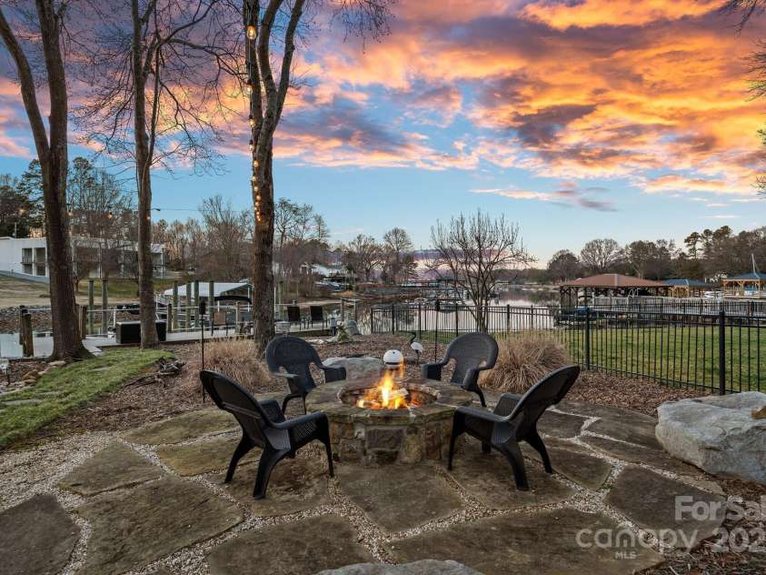 15015 NC Hwy 73 Highway, Huntersville, NC 28078.  MLS# CAR4226627, YatesRealty ID 12520. 