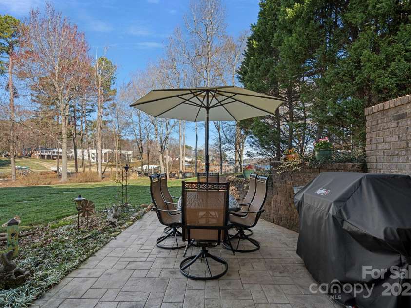 15015 NC Hwy 73 Highway, Huntersville, NC 28078.  MLS# CAR4226627, YatesRealty ID 12520. Enjoy meals or sunning on the outdoor patio - grill has hard-lined gas access.