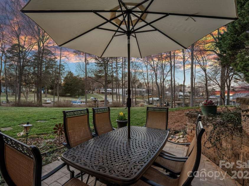 15015 NC Hwy 73 Highway, Huntersville, NC 28078.  MLS# CAR4226627, YatesRealty ID 12520. Enjoy meals or sunning on the outdoor patio - grill has hard-lined gas access.
