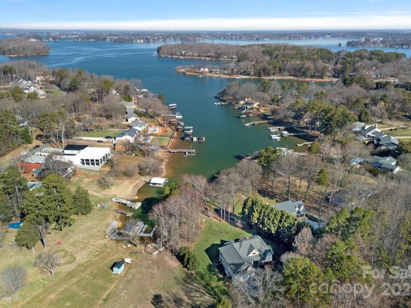15015 NC Hwy 73 Highway, Huntersville, NC 28078.  MLS# CAR4226627, YatesRealty ID 12520. Welcome to 15015 NC Hwy. 73!