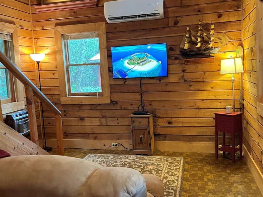 84 Bear Wallow Drive, Spruce Pine, NC 28777.  MLS# CAR4250676, YatesRealty ID 12521. 