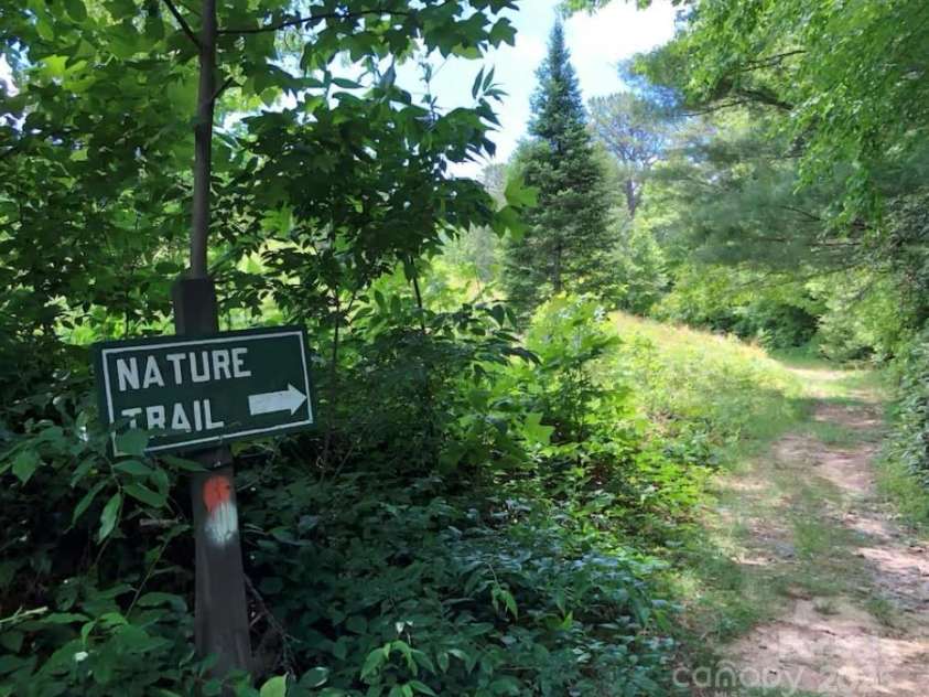 84 Bear Wallow Drive, Spruce Pine, NC 28777.  MLS# CAR4250676, YatesRealty ID 12521. 