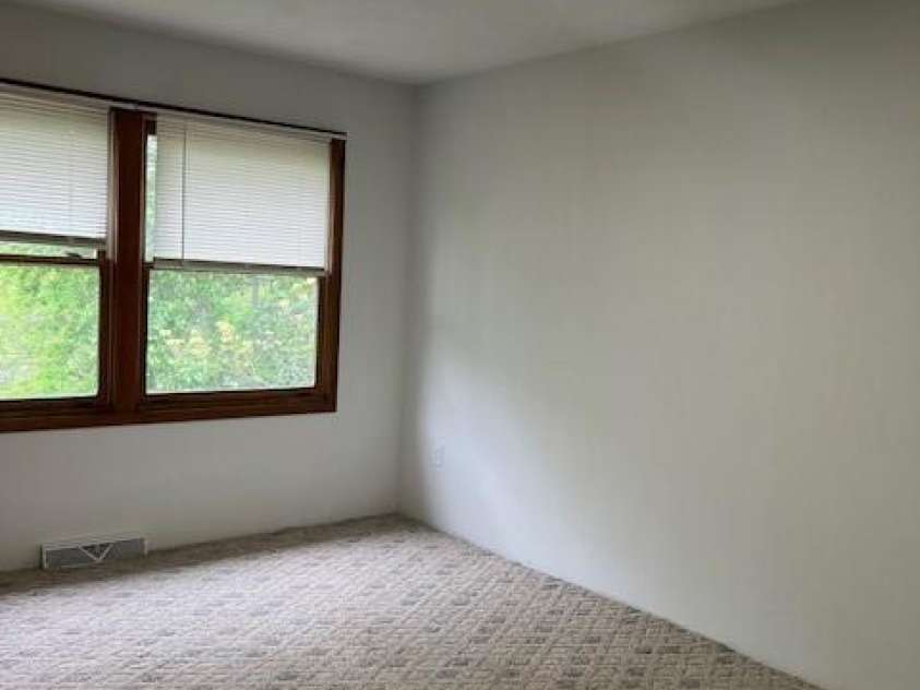 35 Upper Moffitt Road, Asheville, NC 28805.  MLS# CAR4251126, YatesRealty ID 12522. 