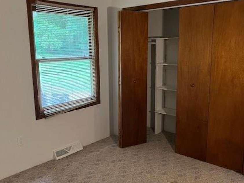 35 Upper Moffitt Road, Asheville, NC 28805.  MLS# CAR4251126, YatesRealty ID 12522. 