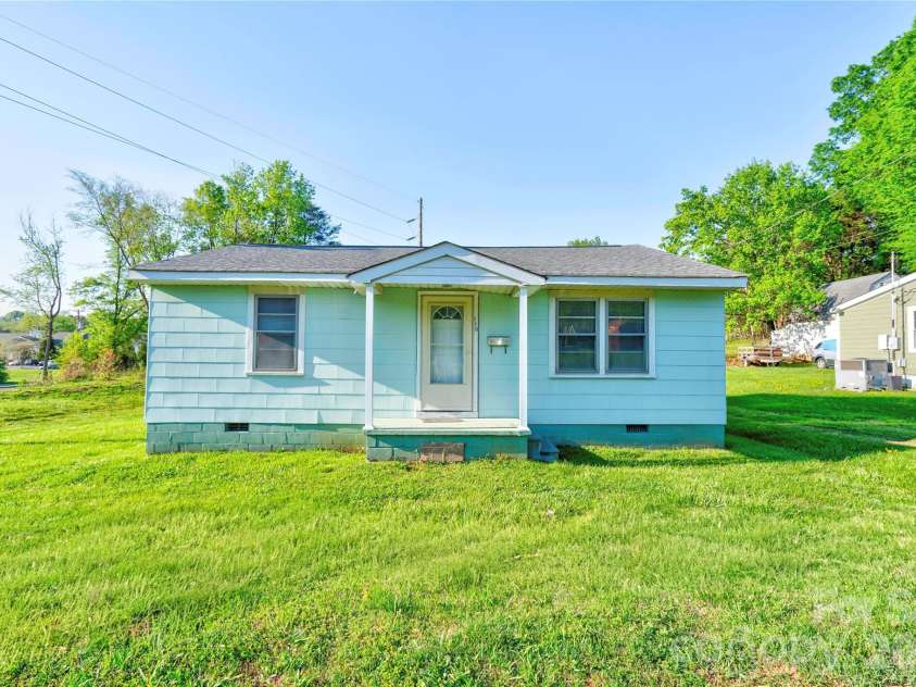 110 Owens Street, Kings Mountain, NC 28086.  MLS# CAR4365519, YatesRealty ID 12523. 